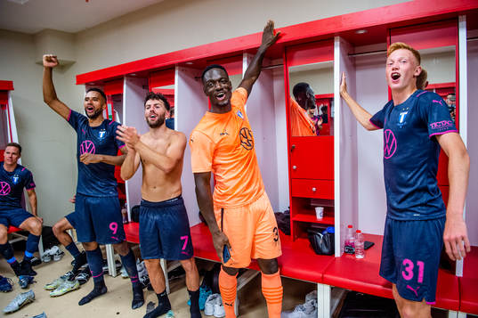 Isaac Kiese Thelin, Erdal Rakip, goalkeeper Ismael Diawara