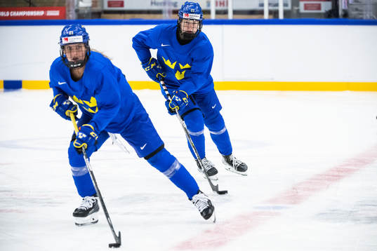 Celine Tedenby and Lina Ljungblom of Sweden at a practice