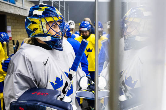 goaltender Ida Boman of Sweden