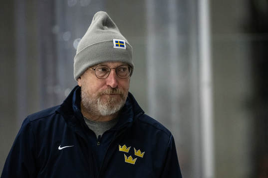 Wille Ahnberg, team doctor of Sweden at a practice session