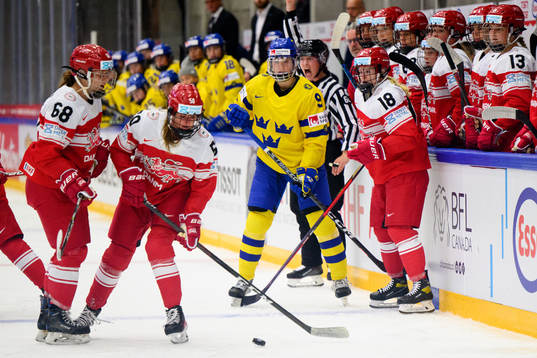 Jessica Adolfsson of Sweden and Emma Russell, Mia Bau and