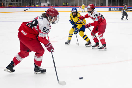 Sofie Lundin of Sweden agains Emma Russell and Mia Bau of