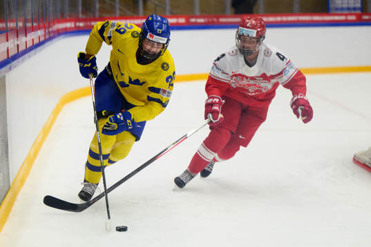 Olivia Carlsson of Sweden and Silke Glud of Denmark
