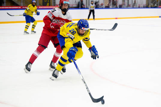 Michelle Weis of Denmark and Hanna Olsson of Sweden