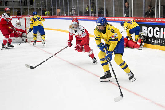 Josephine Asperup of Denmark and Josefin Bouveng of Sweden