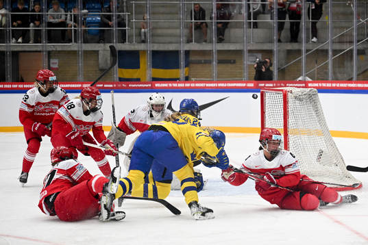 Lina Ljungblom and Felizia Wikner-Zienkiewicz of Sweden