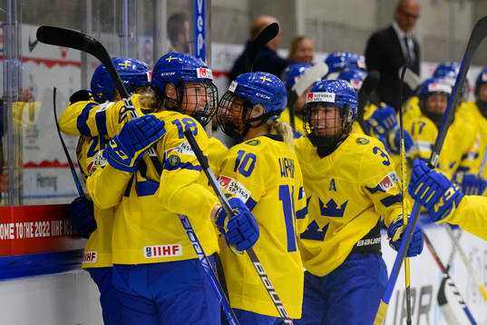 Jenny Antonsson, Mina Waxin and Anna Kjellbin of Sweden