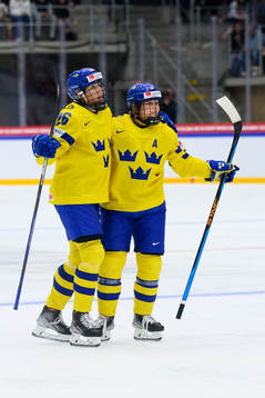 Hanna Olsson and Maja Nylén-Persson of Sweden celebrates