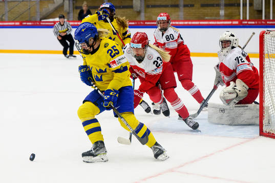 Lina Ljungblom of Sweden and Julie Oksbjerg of Denmark