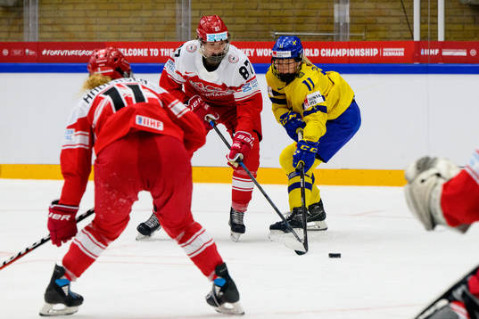 Simone Jacquet of Denmark and Josefin Bouveng of Sweden