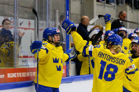 Hanna Olsson of Sweden celebrate
