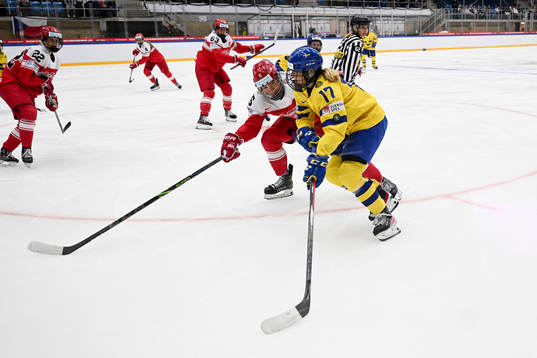 Amanda Refsgaard of Denmark and Sofie Lundin of Sweden