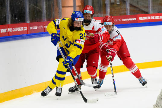 Felizia Wikner-Zienkiewicz of Sweden and Nicoline Jensen