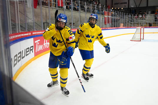 Lina Ljungblom and Linnea Johansson of Sweden
