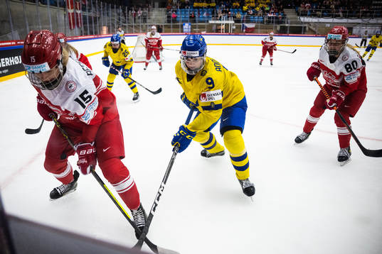 Amanda Refsgaard of Denmark and Jessica Adolfsson of Sweden