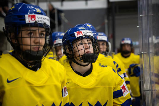 Linnea Johansson and Lina Ljungblom of Sweden