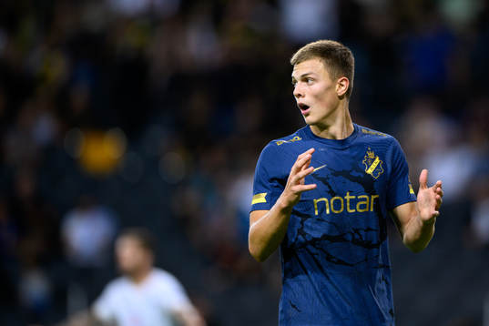 Erik Ring of AIK reacts