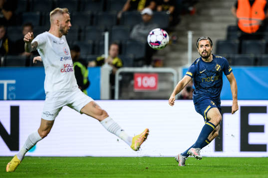 Zachary Elbouzedi  of AIK