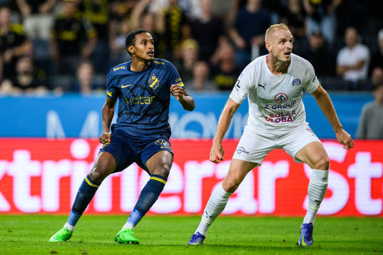 Amar Abdirahman Ahmed Fatah of AIK and Vlastimil Danícek