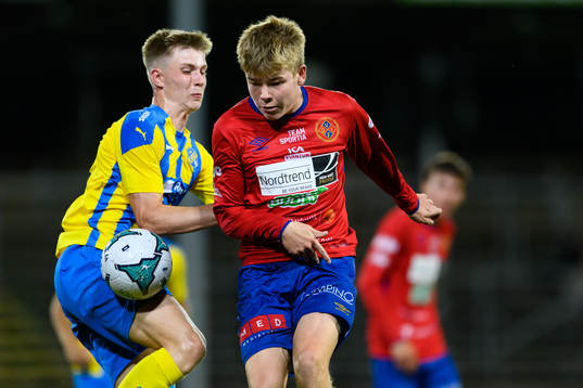 Eskilsminnes Hampus Stoltz och Varbergs GIFs David Bendrik