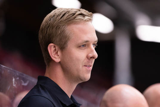 Frölundas analytiker Erik Lignellunder träningsmatchen i