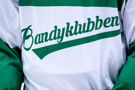 Rögles uppvärmningströja före träningsmatchen i