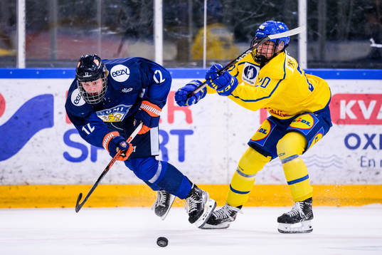 Bläddra bland fler bilder av Ishockey, Landslag, P17, Sverige - Finland