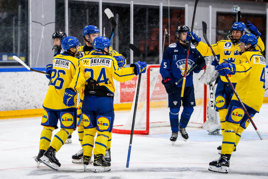 Sveriges Elliot Sigrell jublar