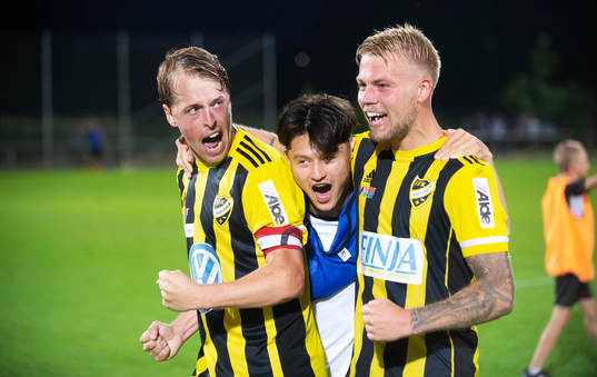 IFK Hässleholms Robin Strömberg jublar