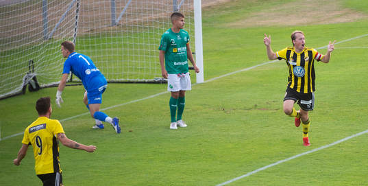 IFK Hässleholms Robin Strömberg jublar