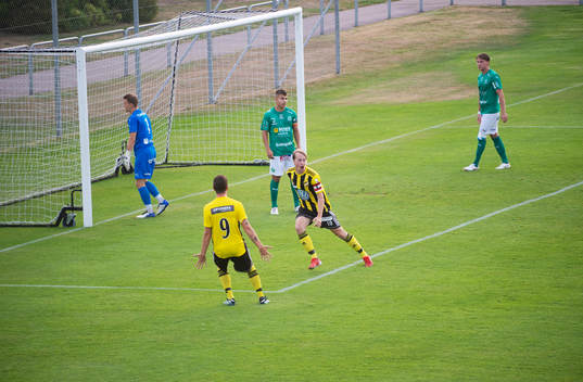 IFK Hässleholms Robin Strömberg jublar