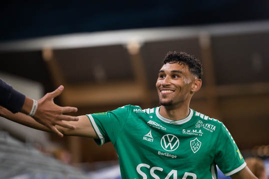 Brages Joakim Persson jublar