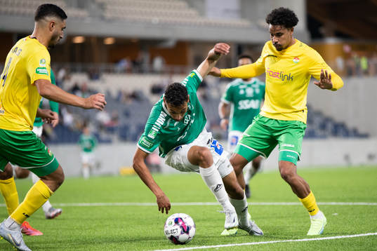 Brages Joakim Persson och Dalkurds Fabio Nicolas Dixon