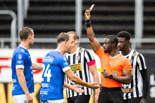 Trelleborgs Felix Hörberg ser rött