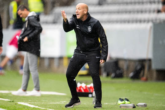 Landskronas tränare Billy Magnusson agerar