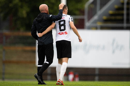 Landskronas Robin Dzabic och assisterande tränare Max