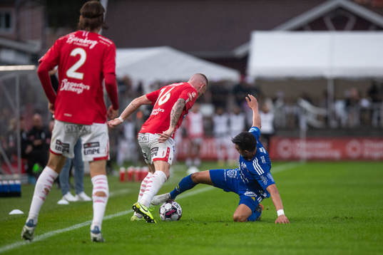 Degerfors Rasmus Örqvist och GIF Sundsvalls Joe Corona