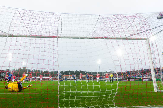 Degerfors målvakt Alfie Malik Whiteman släpper in 0-1