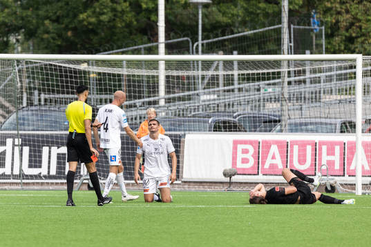Halmstads Taulant Parallangaj tilldelas rött kort och