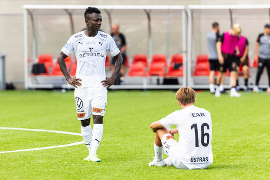 Halmstads Thomas Boakye och Erik Ahlstrand deppar