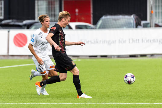 Brommapojkarnas Gustav Sandberg Magnusson och Halmstads