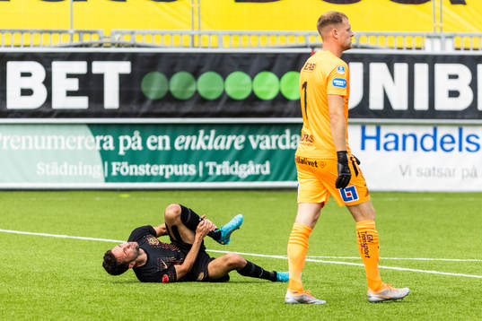 Brommapojkarnas Marijan Cosic skadad