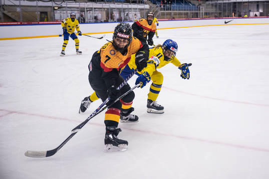 Franziska Feldmeier of Germany and Josefin Bouveng of Sweden