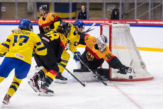Josefin Bouveng of Sweden and goaltender Sandra Abstreiter