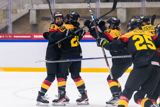 Tanja Eisenschmid and Katarina Jobst-Smith of Germany