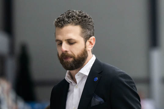 Ulf Lundberg, head coach of Sweden looks dejected