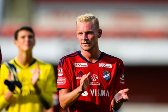 Östers Adam Bergmark Wiberg jublar