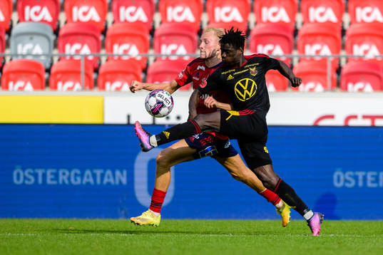 Östers Adam Bergmark Wiberg och Östersunds Yannick