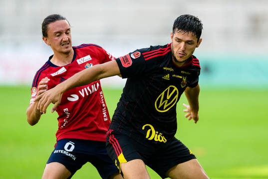 Östers Mattias Pavic och Östersunds Sadmir Zekovic