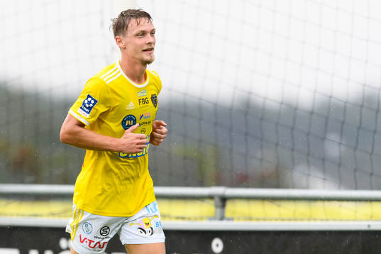 Falkenbergs Robin Hofsö jublar